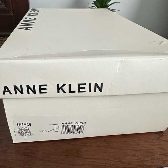 Anne klein sued sandals with snake print front . 2.5” heel - Picture 6 of 6